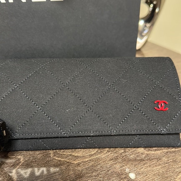 CHANEL EXCLUSIVES SQUARE SUNGLASSES - Picture 13 of 15